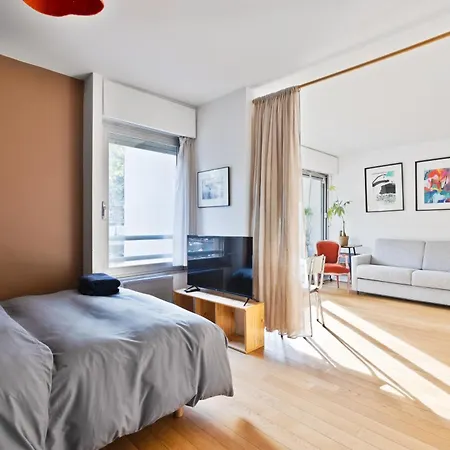 Republique Jemmapes Free Netflix Apartment *